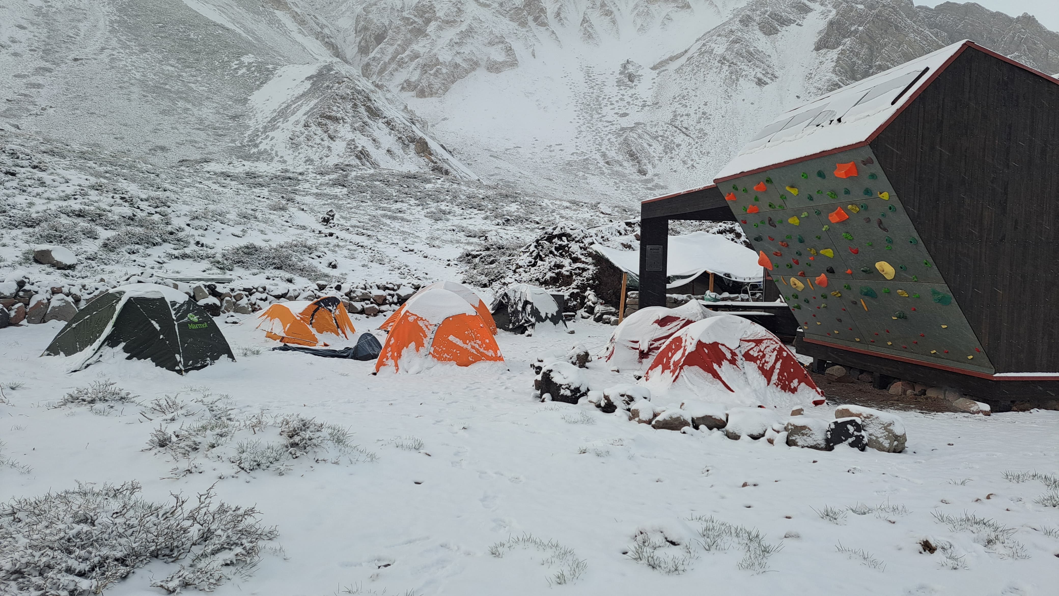 Refugio Volcán Tupungato 
